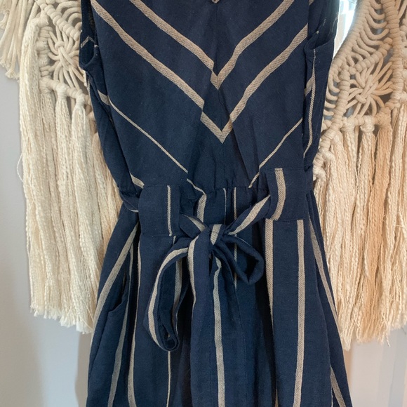 universal thread romper/jump suit - xs - Picture 3 of 5